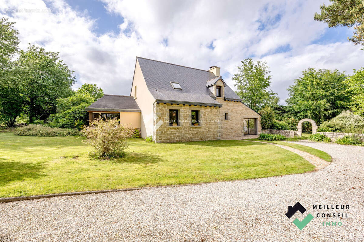 Maison 170 m² à Saint-Julien  - photo 2