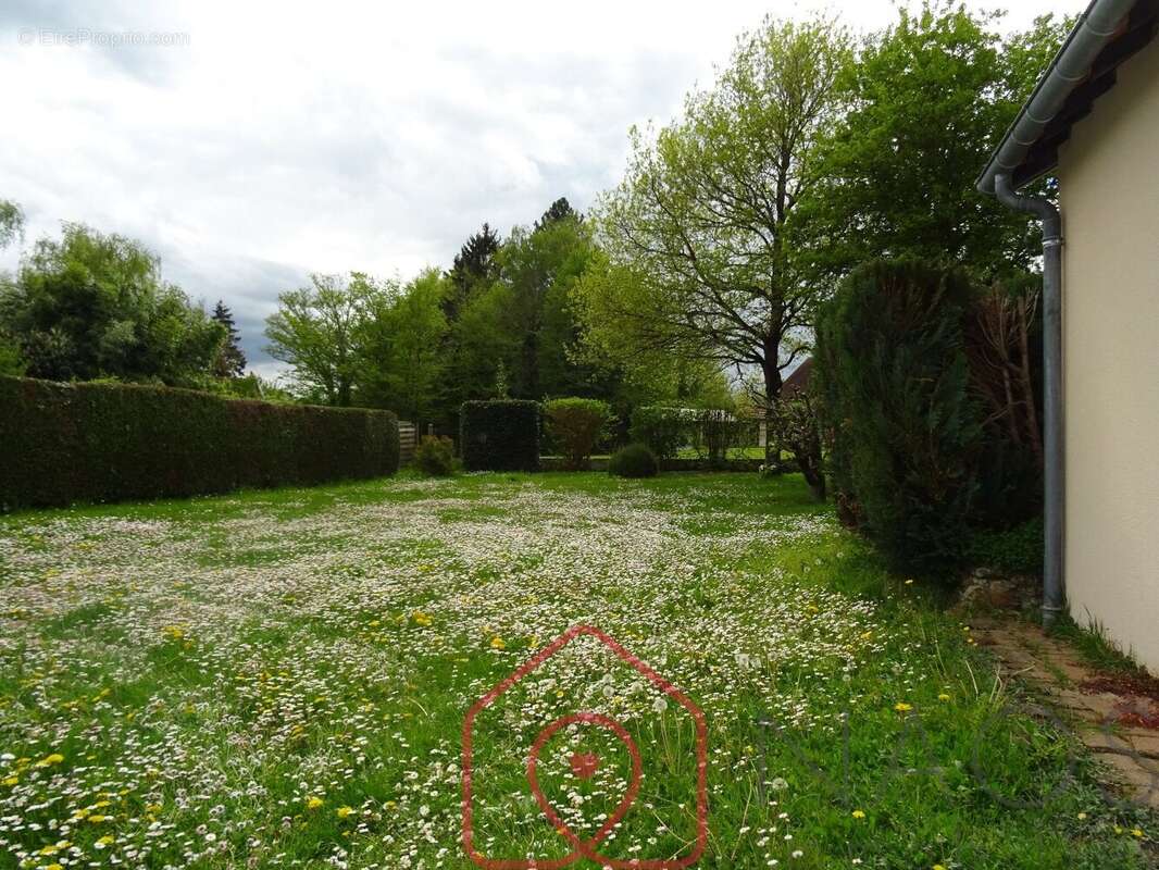 Maison à AUBIGNY-SUR-NERE