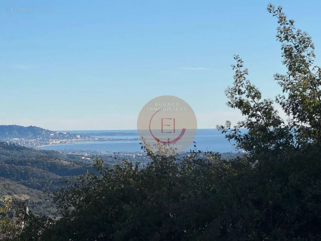 Maison à LES ADRETS-DE-L'ESTEREL