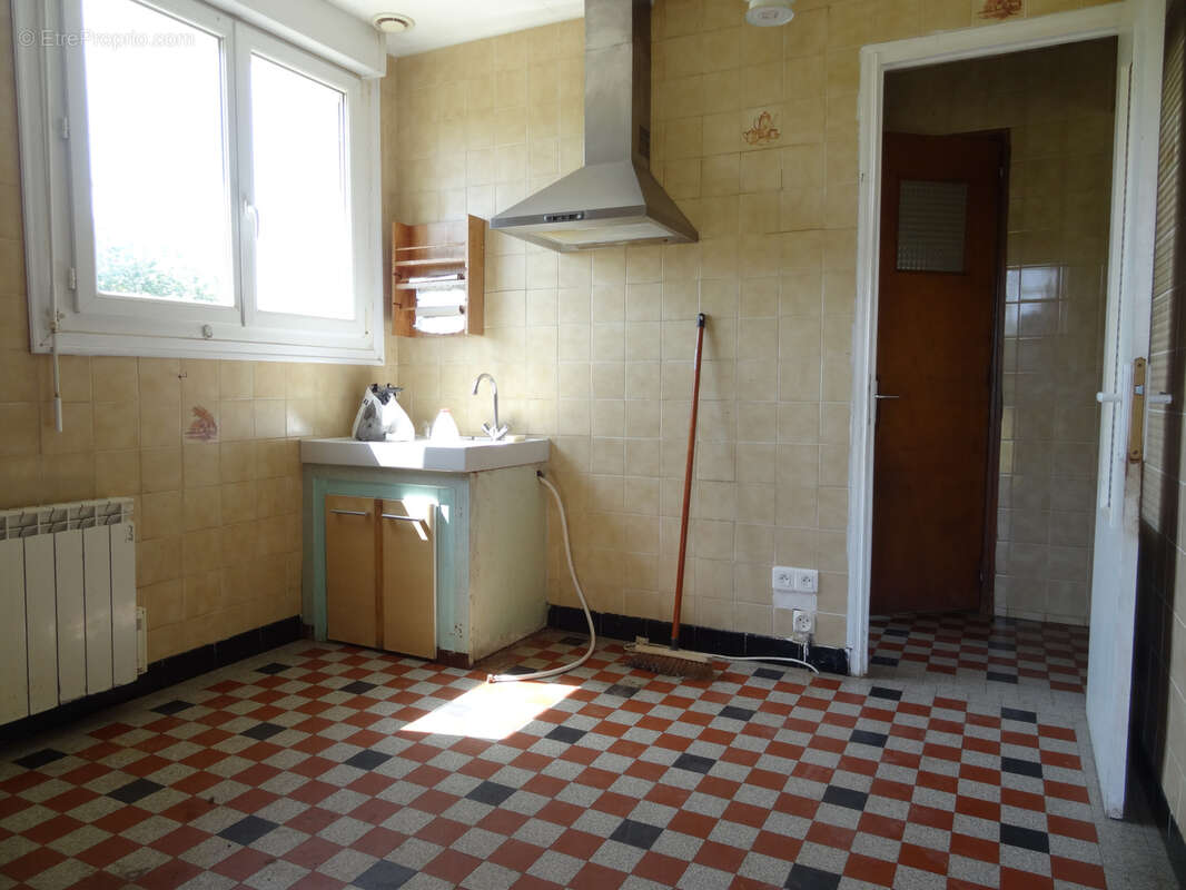 Maison à SAINT-NICOLAS-DU-PELEM