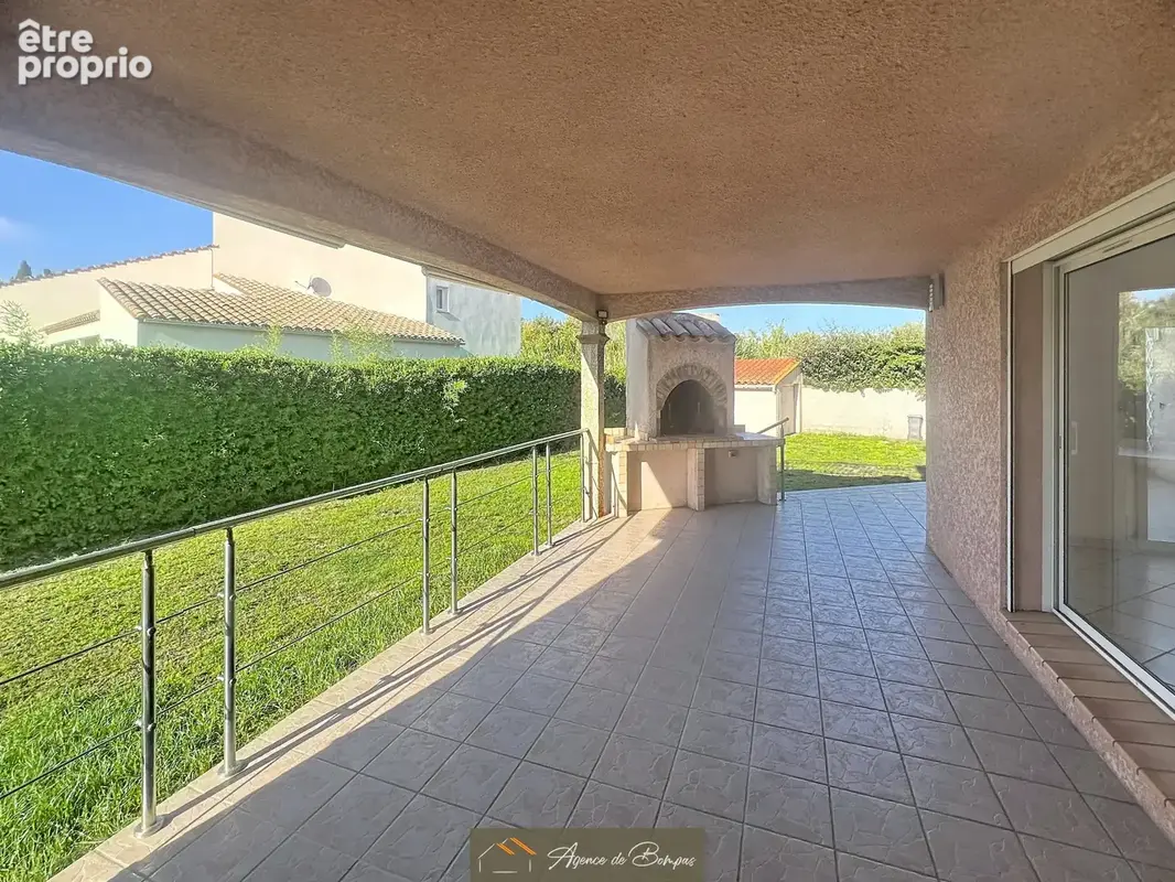 Secteur residentiel - villa 4 faces  99.65 m2 hbts av studio 44.81 independant sur 933 m2 de terrain  - - photo 3