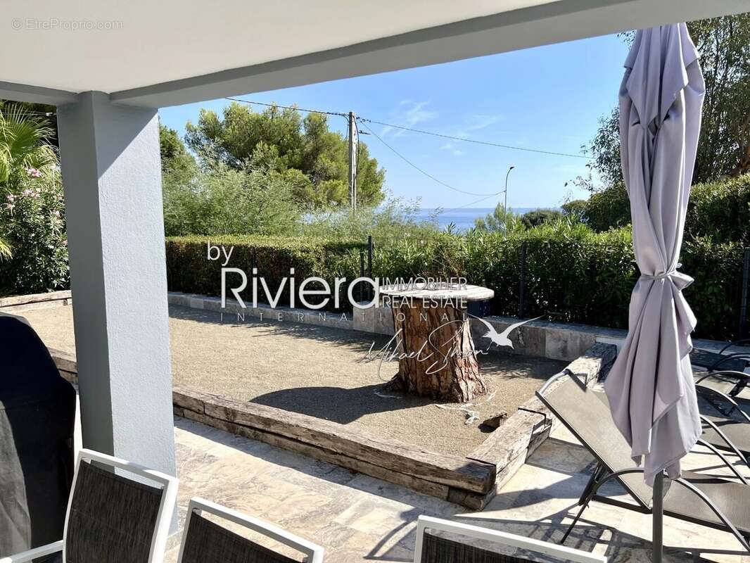 Maison à ROQUEBRUNE-SUR-ARGENS