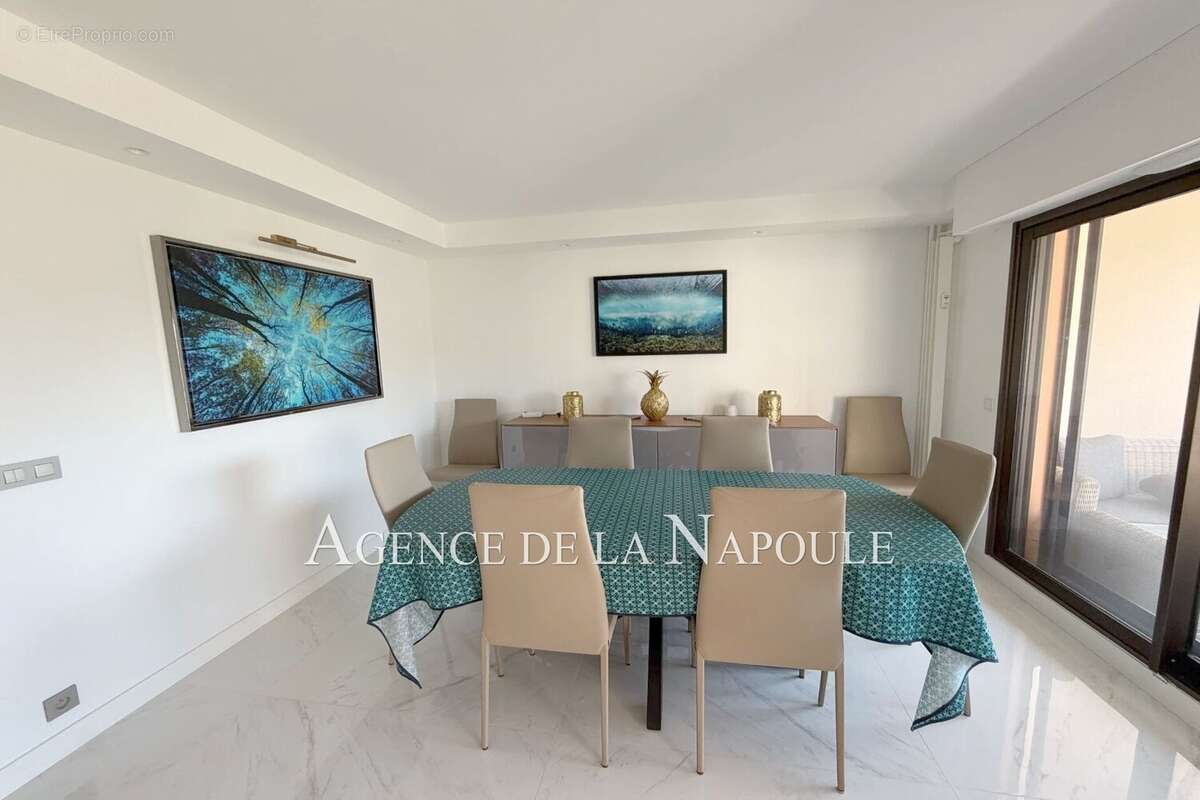 Appartement à MANDELIEU-LA-NAPOULE