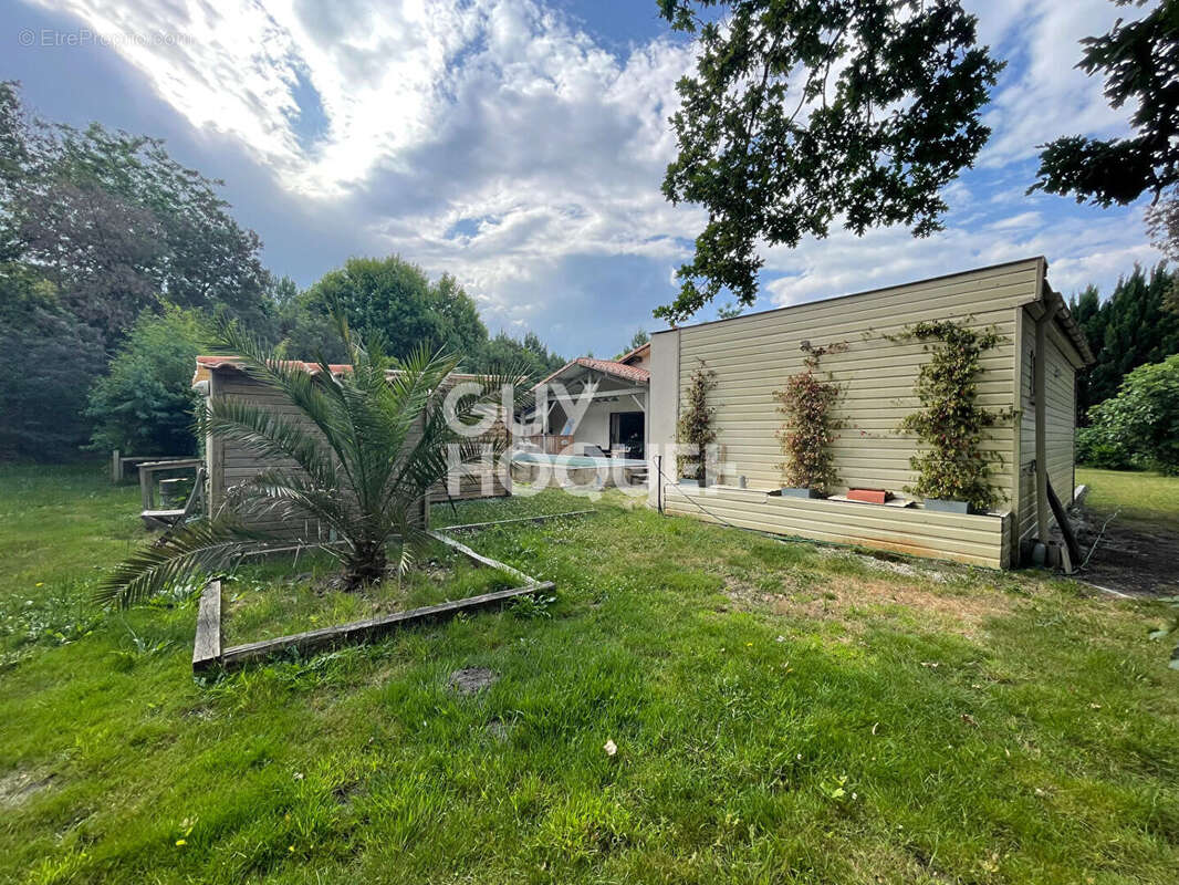 Maison à PARENTIS-EN-BORN