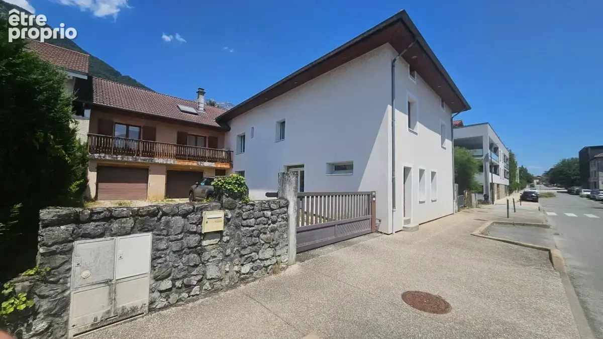 Propriété de caractère 11 pièces 6 chambres 312 m² sur terrain de 3 060 m² à La Terrasse (38660) - photo 2