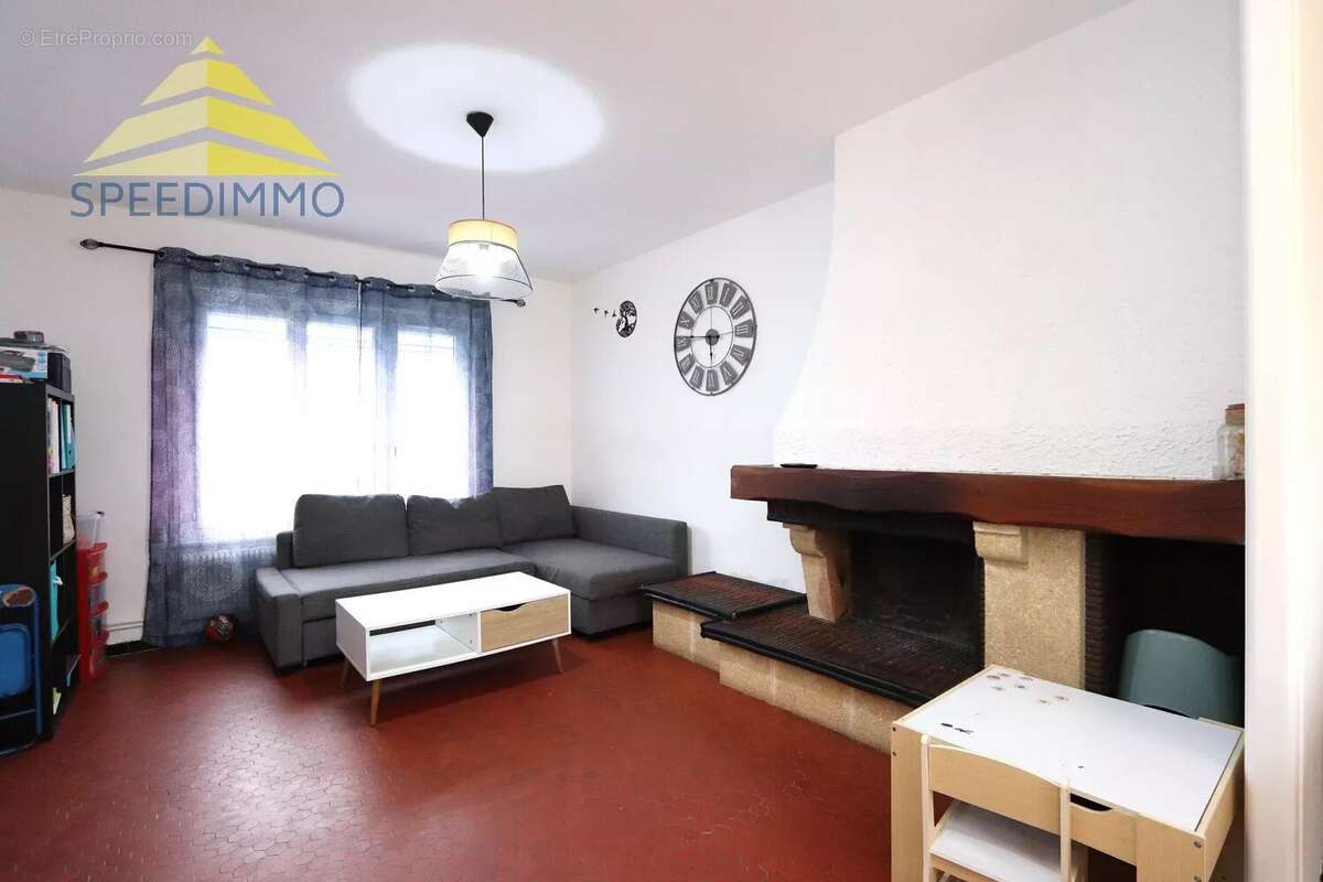 Maison à COMBS-LA-VILLE