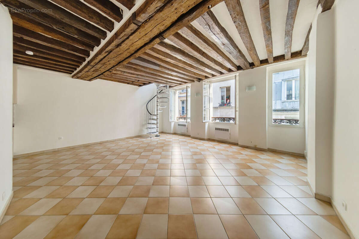 Appartement à PARIS-2E