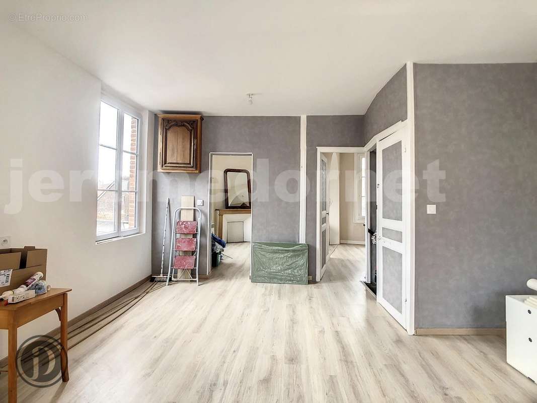 salon-1678114081_1678114547_14622_afa9dcc - Commerce à MARSEILLE-EN-BEAUVAISIS