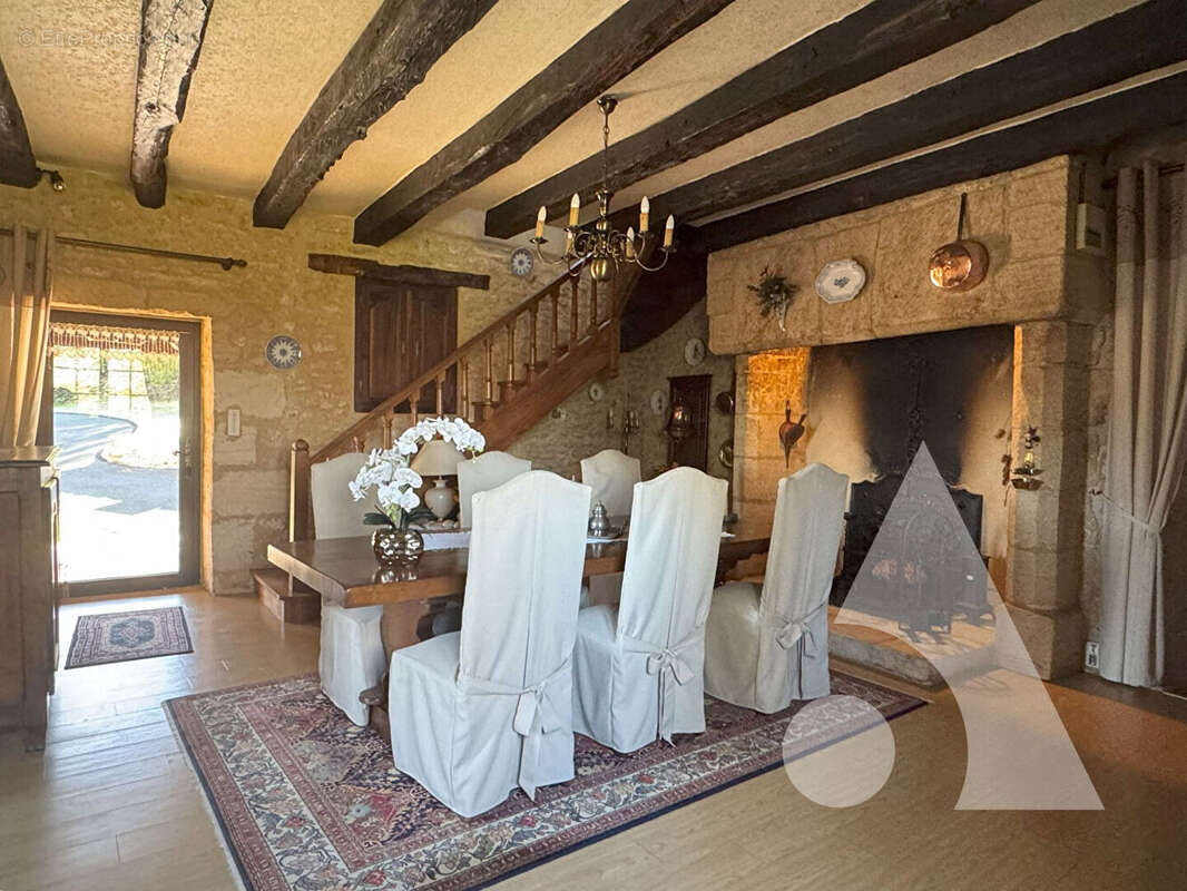 Maison à LES EYZIES-DE-TAYAC-SIREUIL