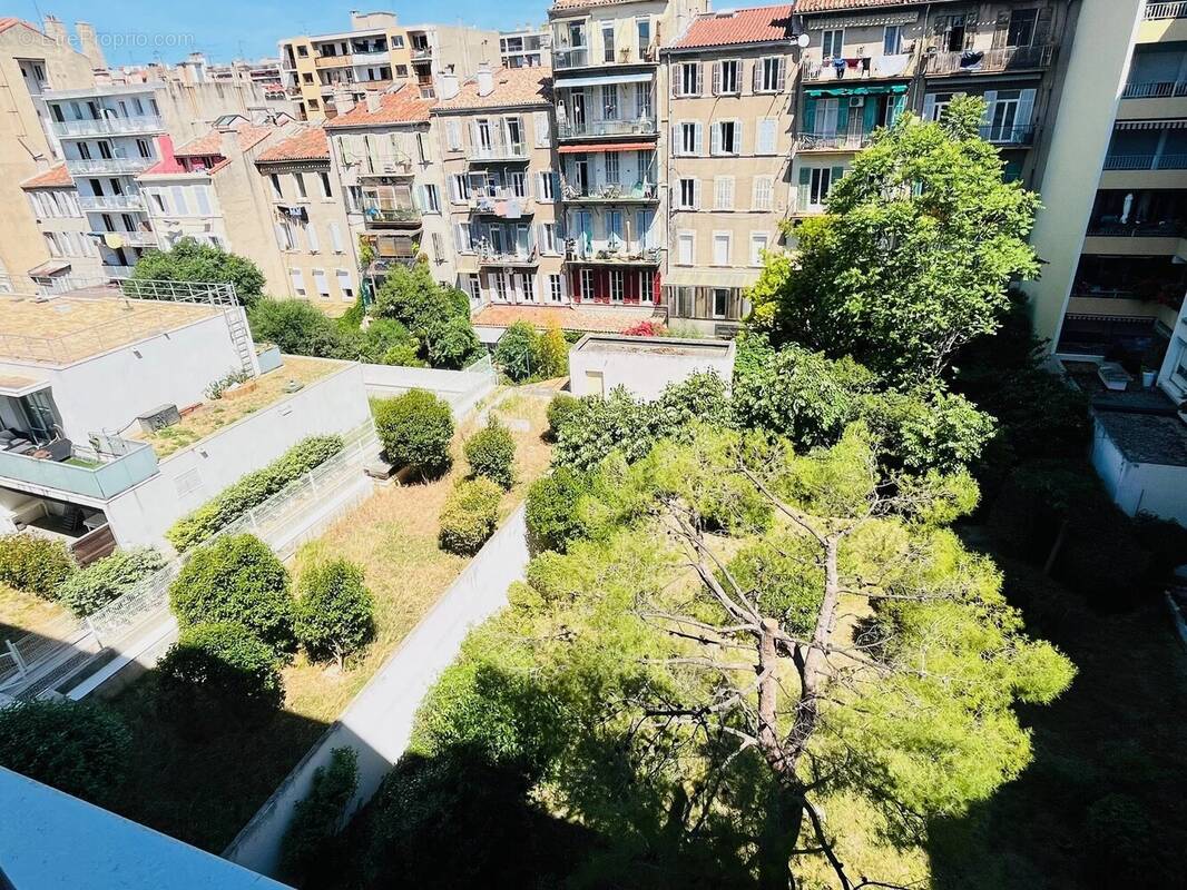 Appartement à MARSEILLE-5E