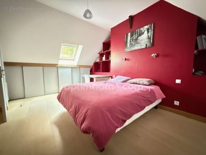 Maison à SAINT-CYR-SOUS-DOURDAN