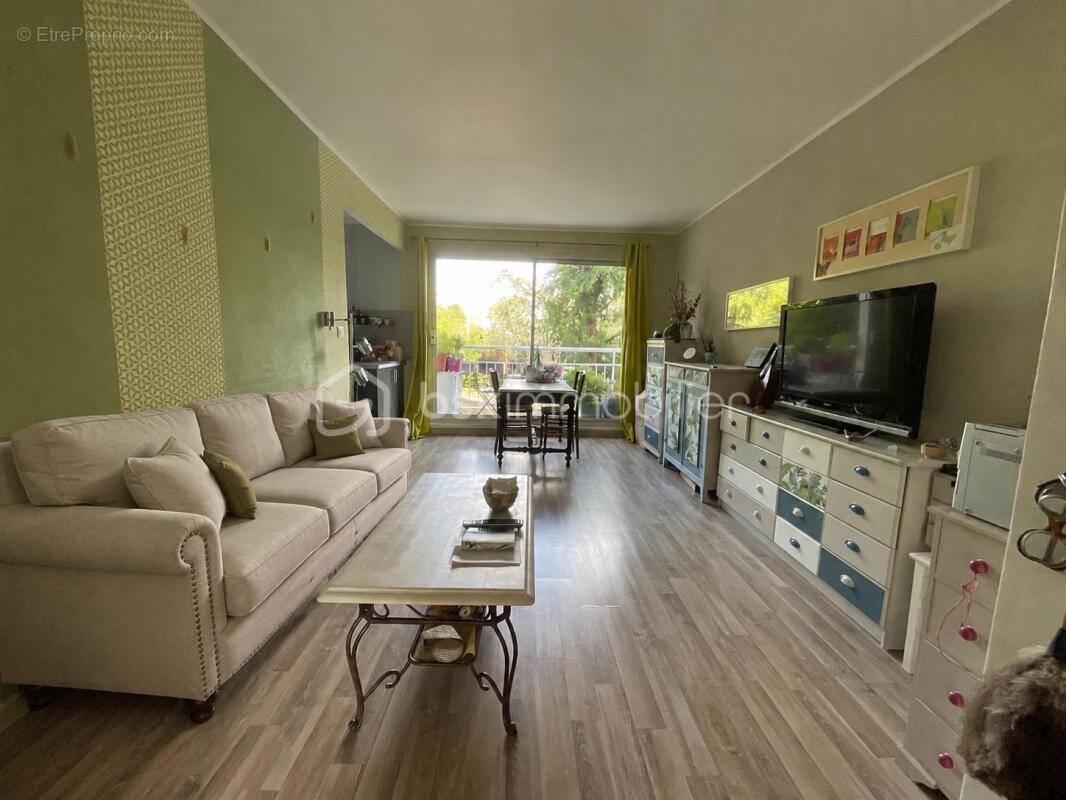 Appartement à FRESNES