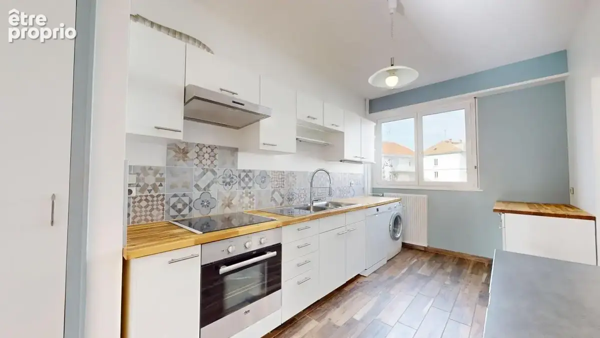 MULHOUSE – Appartement F4 de 92 m² avec balcon, garage et parking privatif - photo 1