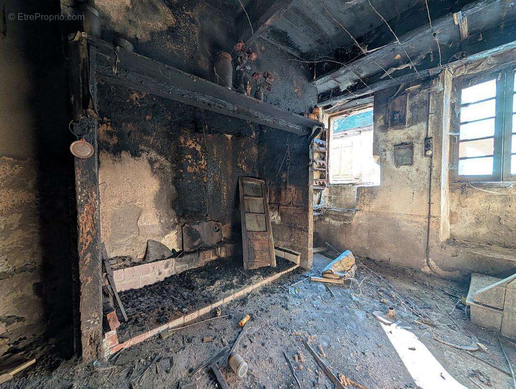 Maison à VILLECOMTAL