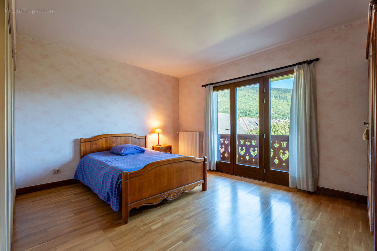 Le Noyer - Ferme rénovée de caractère - potentiel de 336m2 habitable - 2.630m2 de terrain plat - photo 15