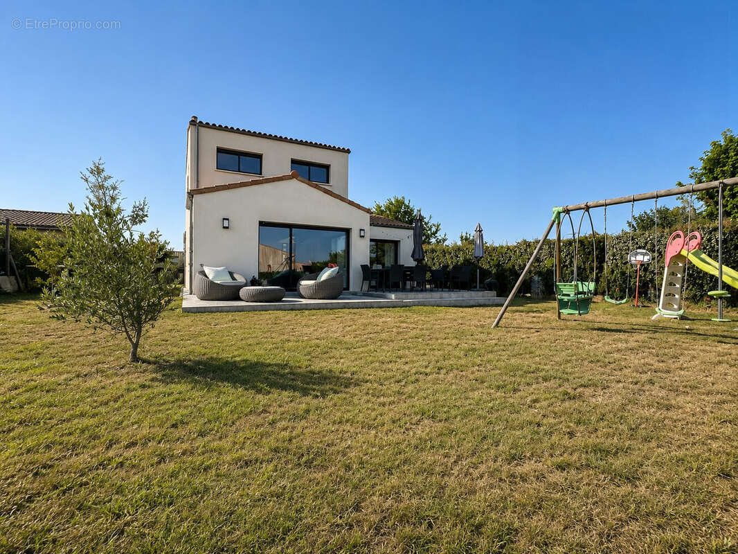 Maison 140 m² à Mornac-Sur-Seudre  - photo 2
