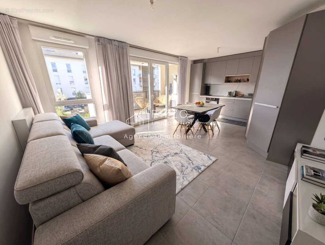 Appartement à CESSY