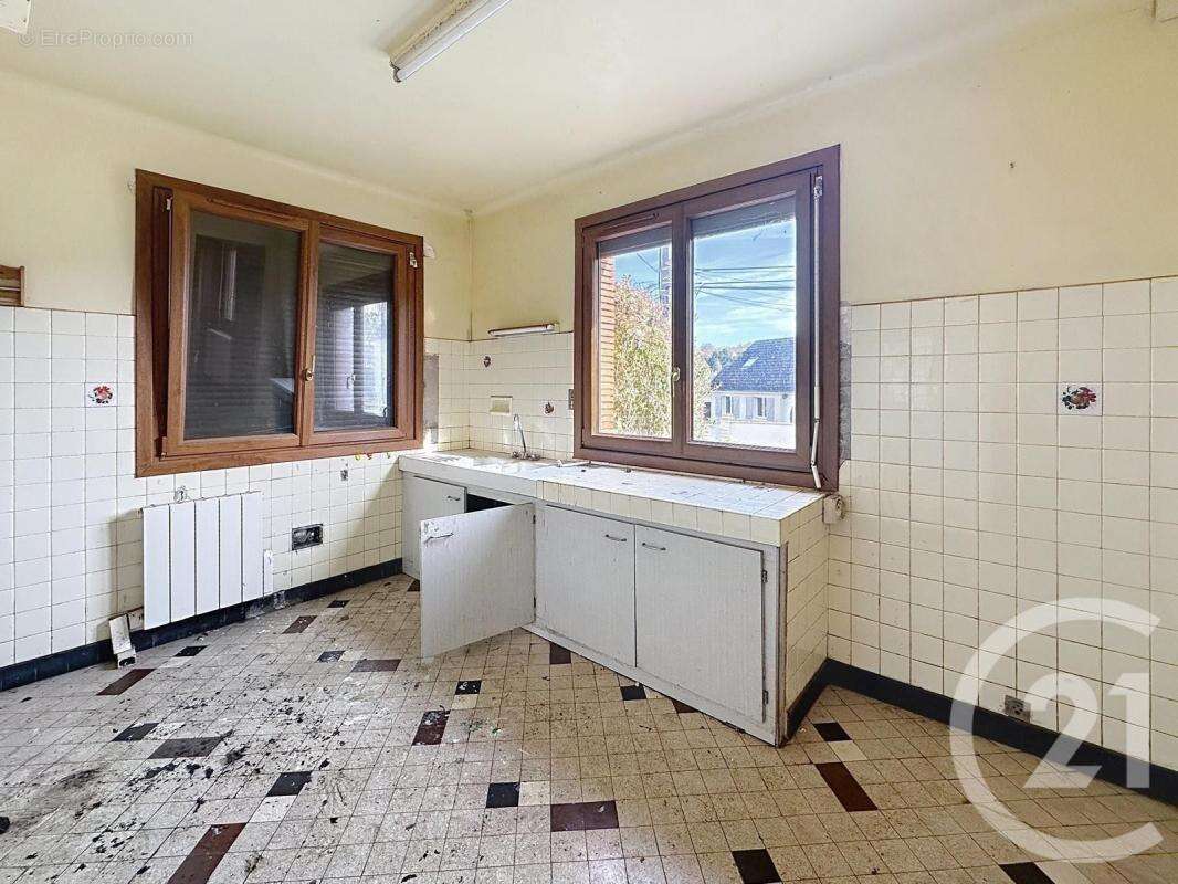 Maison à VERNEUIL-EN-HALATTE