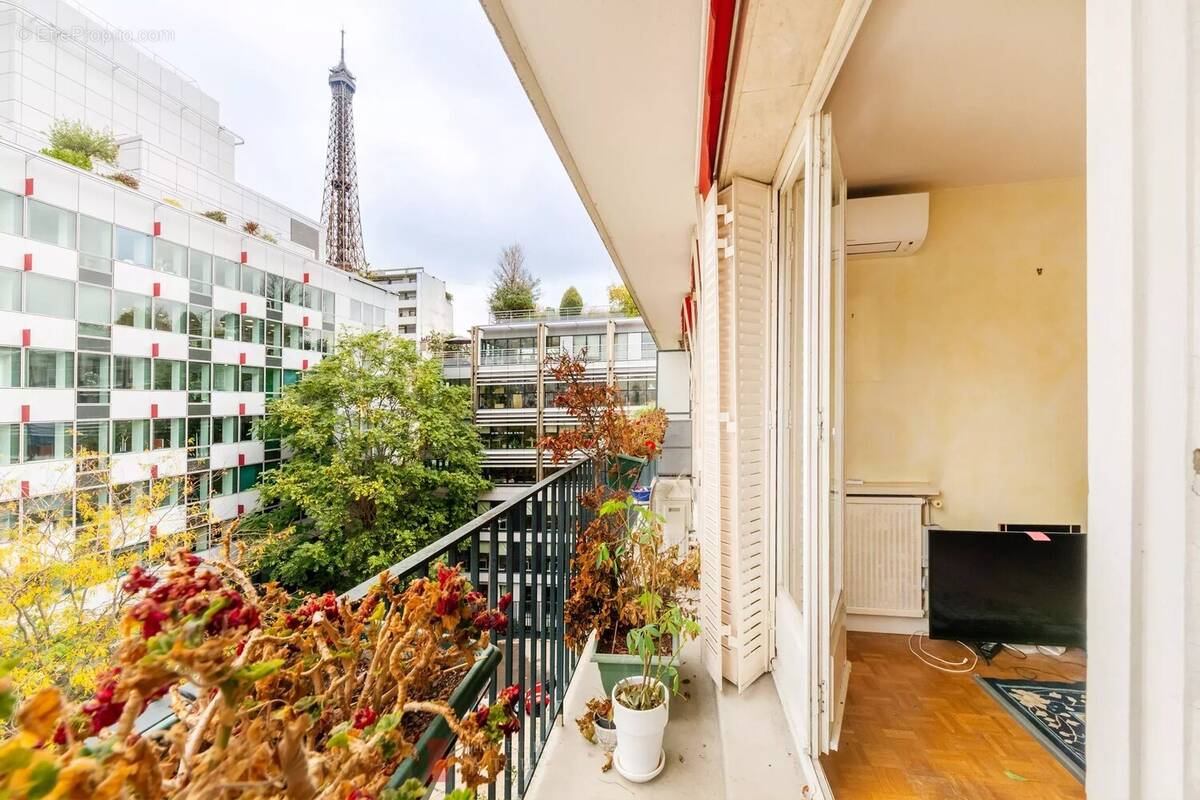 Appartement à PARIS-15E