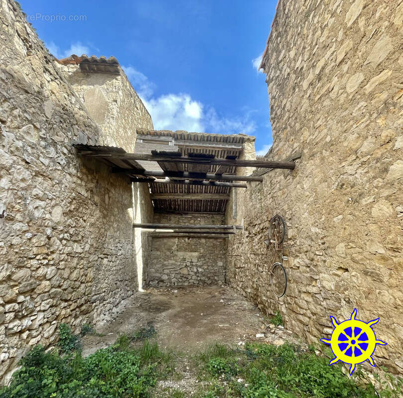 Terrain à PORTEL-DES-CORBIERES