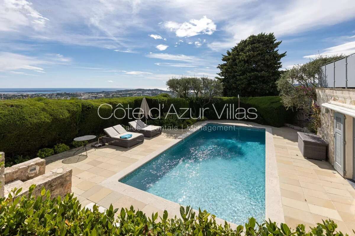 Maison à MOUGINS