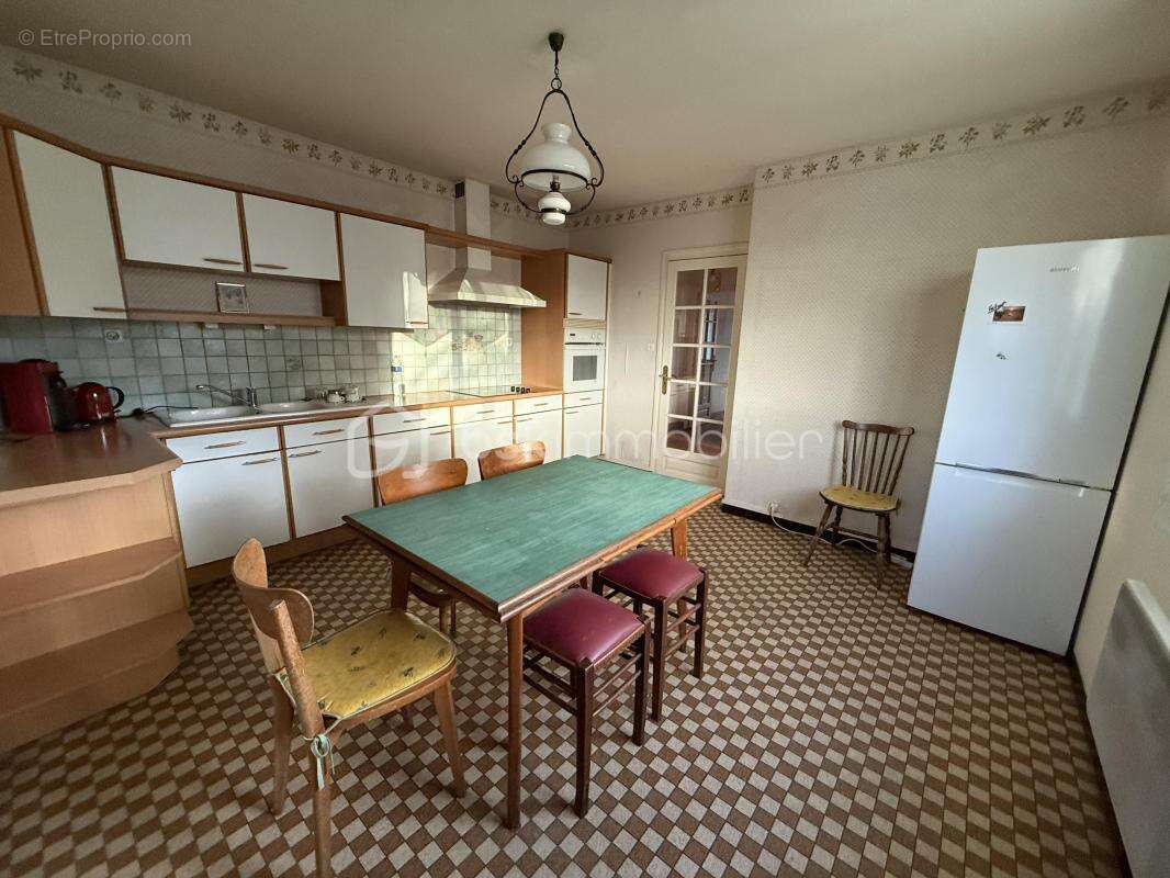 Maison à MONTGERMONT