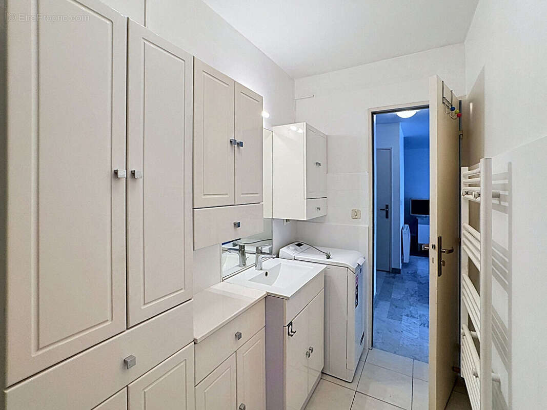 Appartement à ROQUEBRUNE-CAP-MARTIN