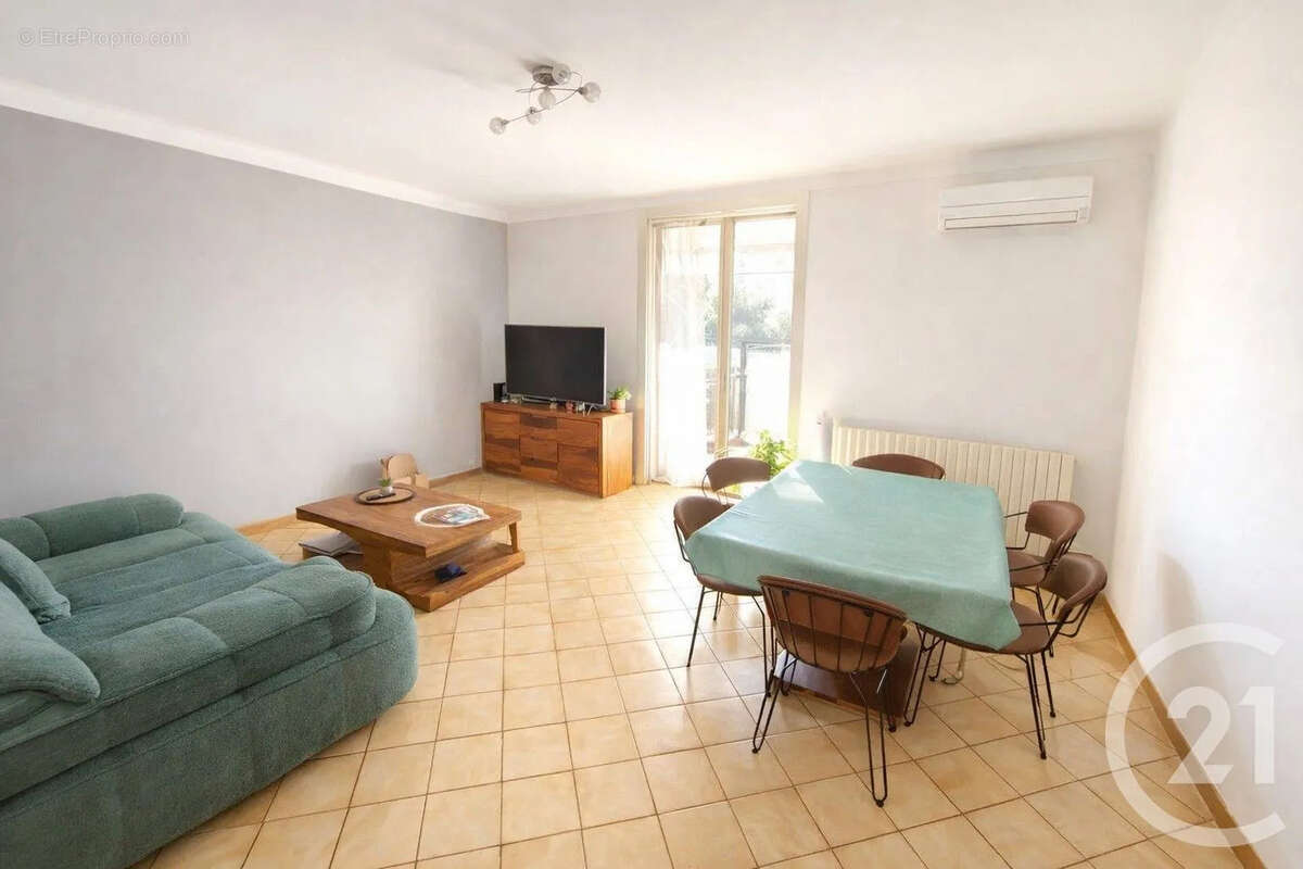 Appartement 76 m² à Toulon  - photo 2