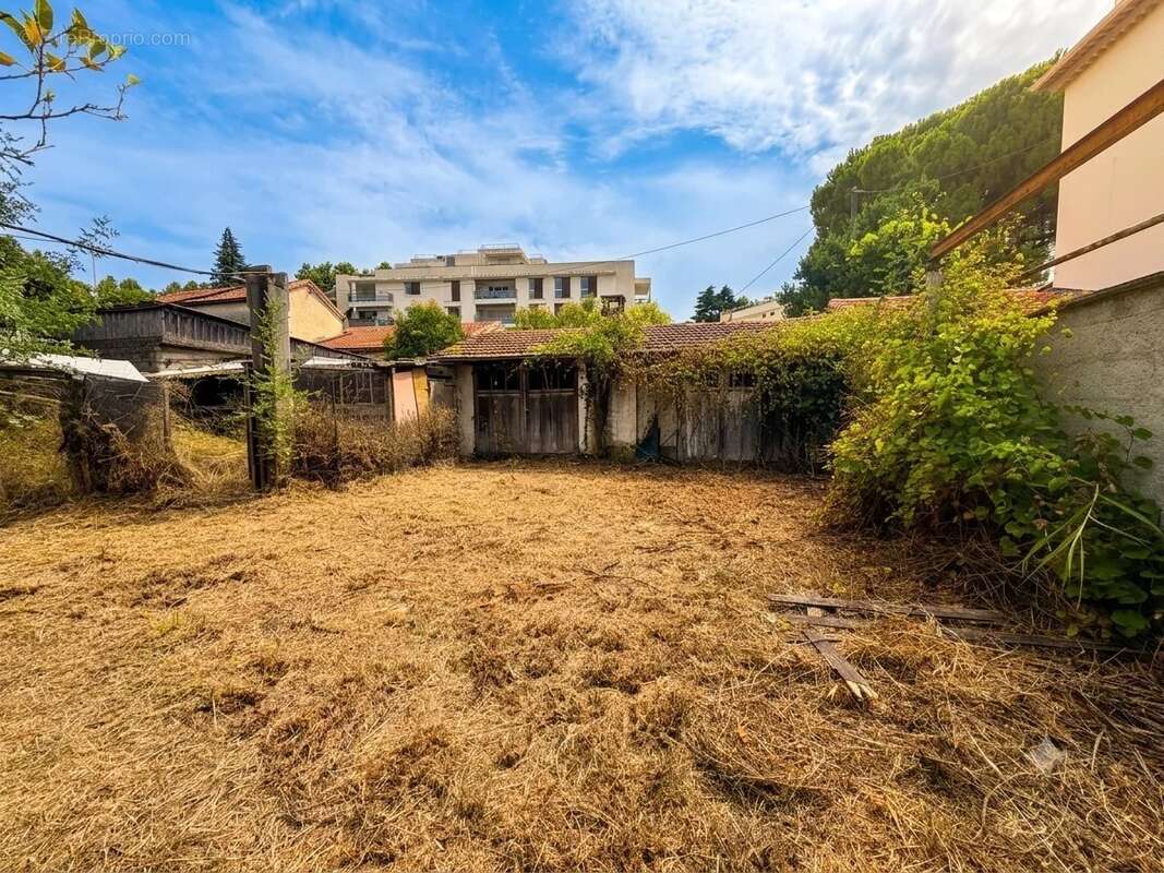 Cagnes-sur-mer - propriété de 2 maisons - terrain plat de 2 400 m² - photo 18