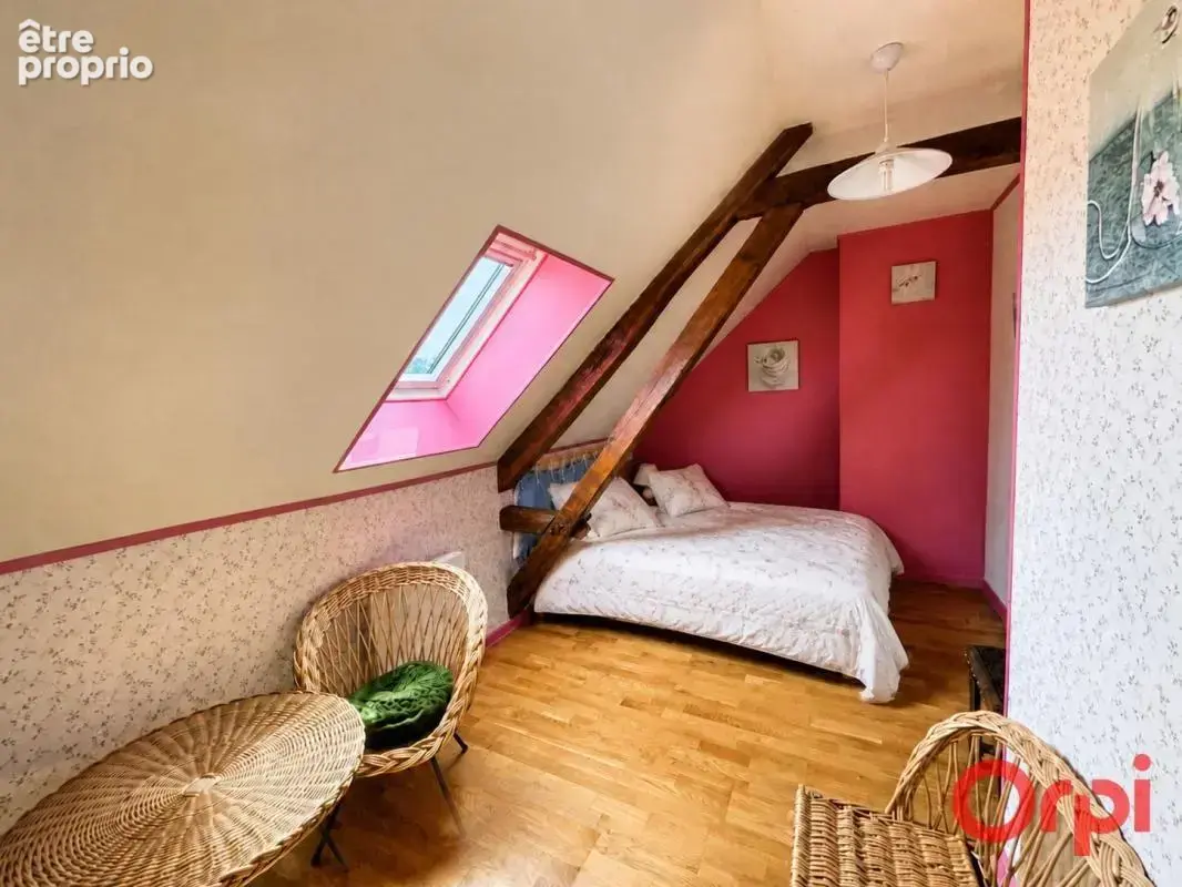 Maison de campagne pleine de charme avec jardin arboré et jolie vue - photo 7