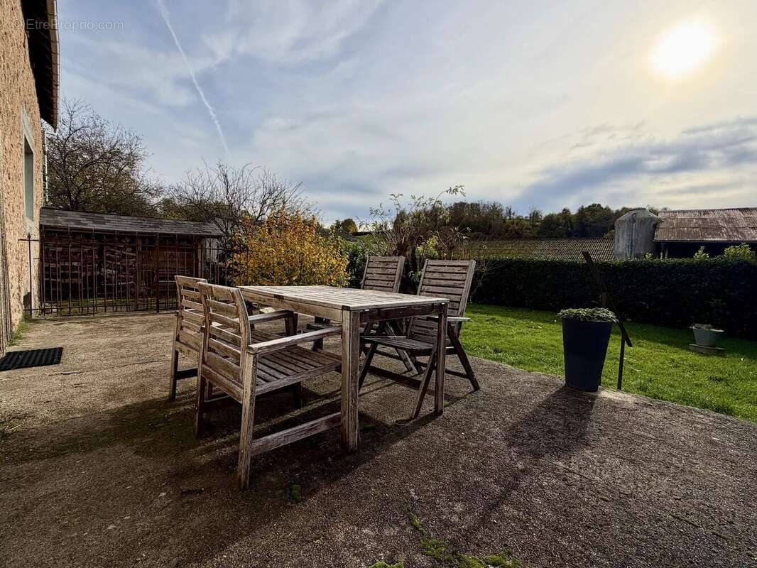 Maison à MONTIGNY-EN-MORVAN