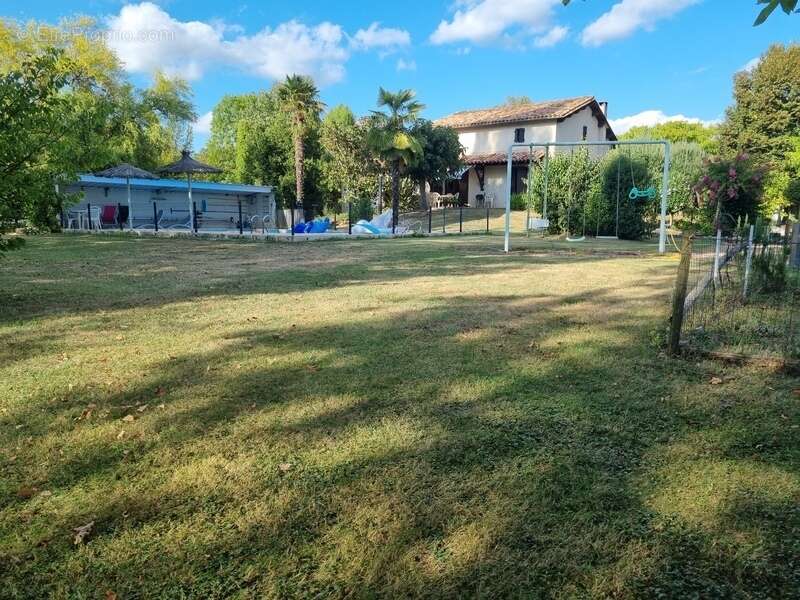 Maison à SAINTE-LIVRADE-SUR-LOT