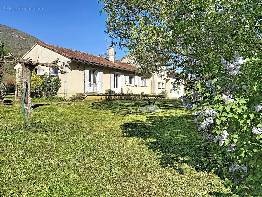 Maison familiale avec garage et grand jardin // Plain-pied - photo 2