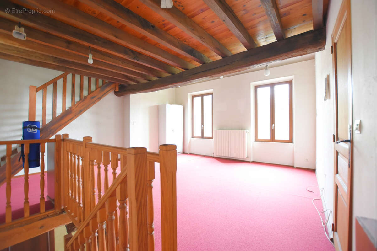 Maison à LES ESSARTS-LE-ROI