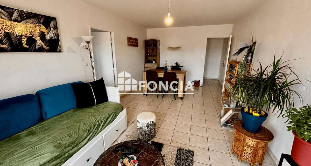 Appartement à SIX-FOURS-LES-PLAGES