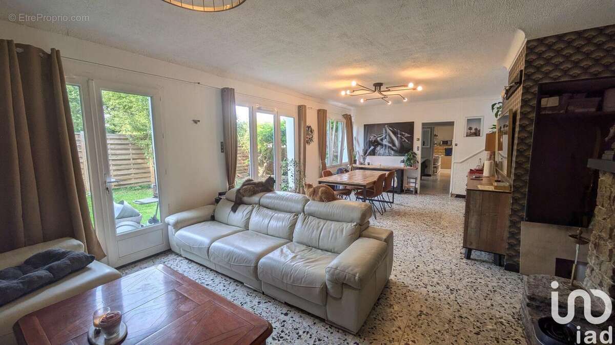 Photo 5 - Commerce à BRUAY-LA-BUISSIERE