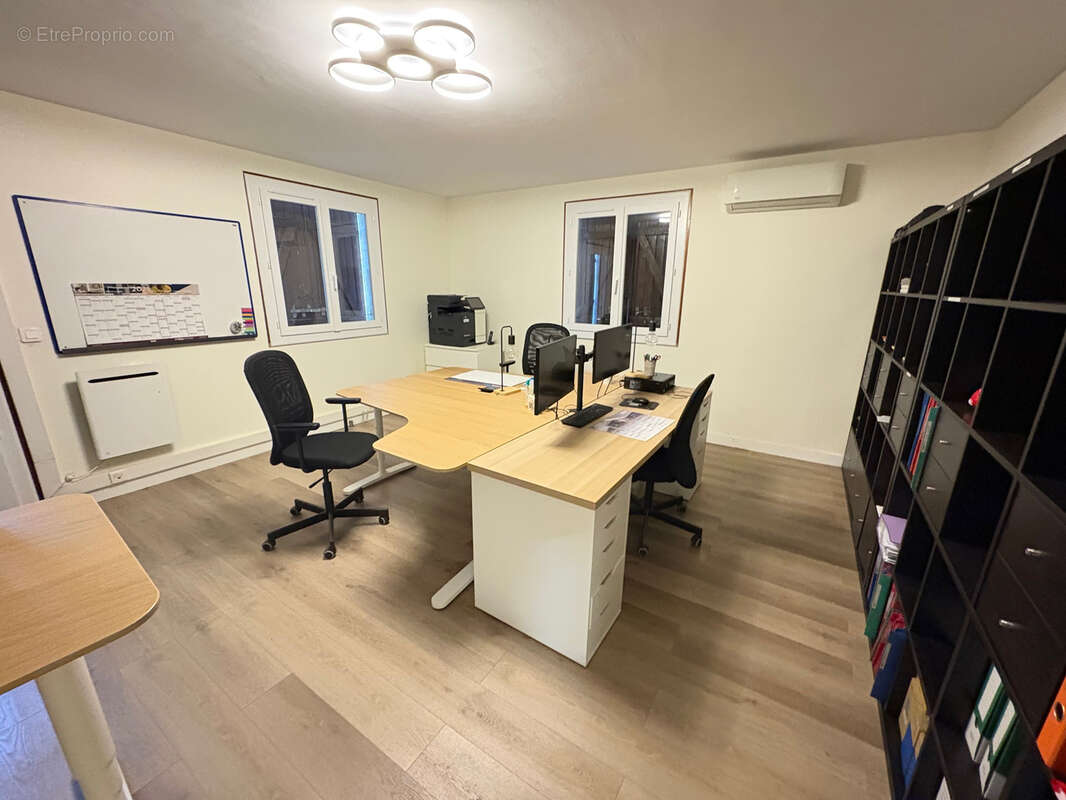 Commerce à VILLENEUVE-TOLOSANE