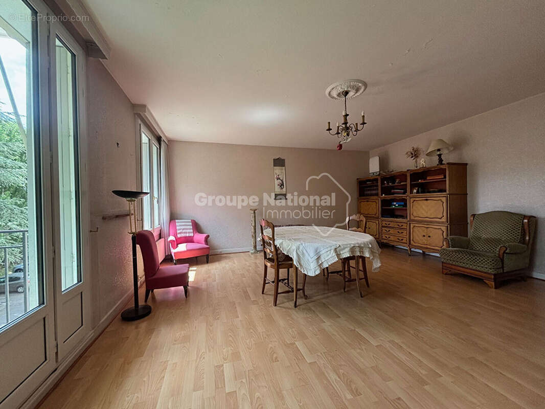 Versailles  La Roseraie - 3 pièce(s) 87.64m2 + 2 Balcons - photo 3