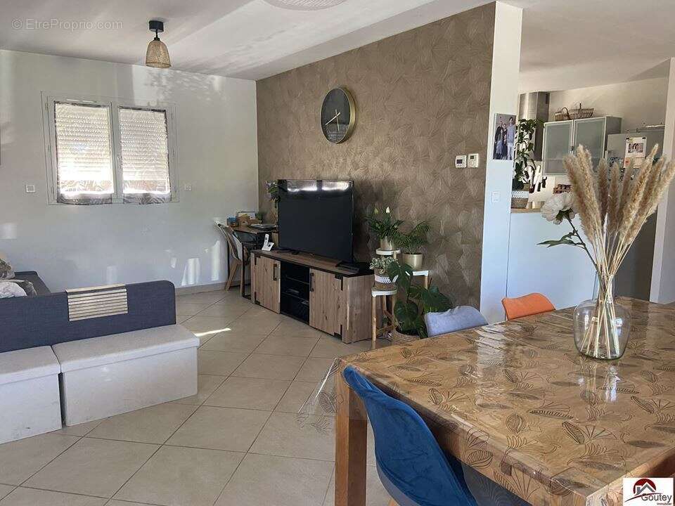 Maison 114 m² à Changy  - photo 6