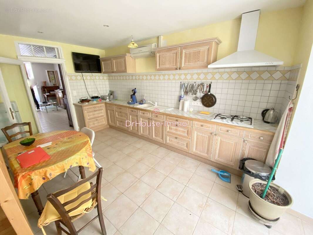 Maison 84 m² à Mayres  - photo 10