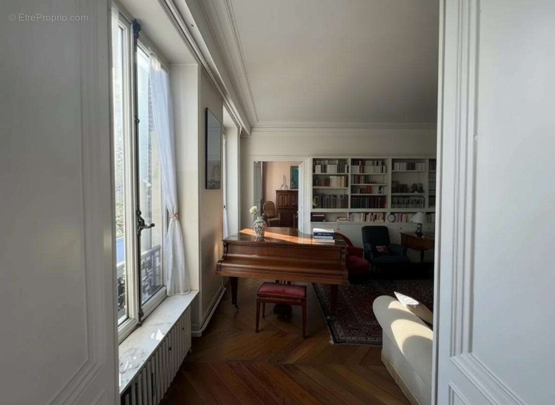 Appartement à PARIS-3E