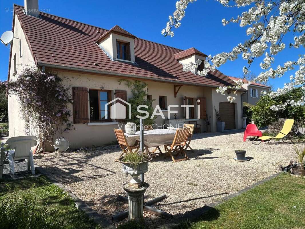 Maison 146 m² à Mazerier  - photo 2