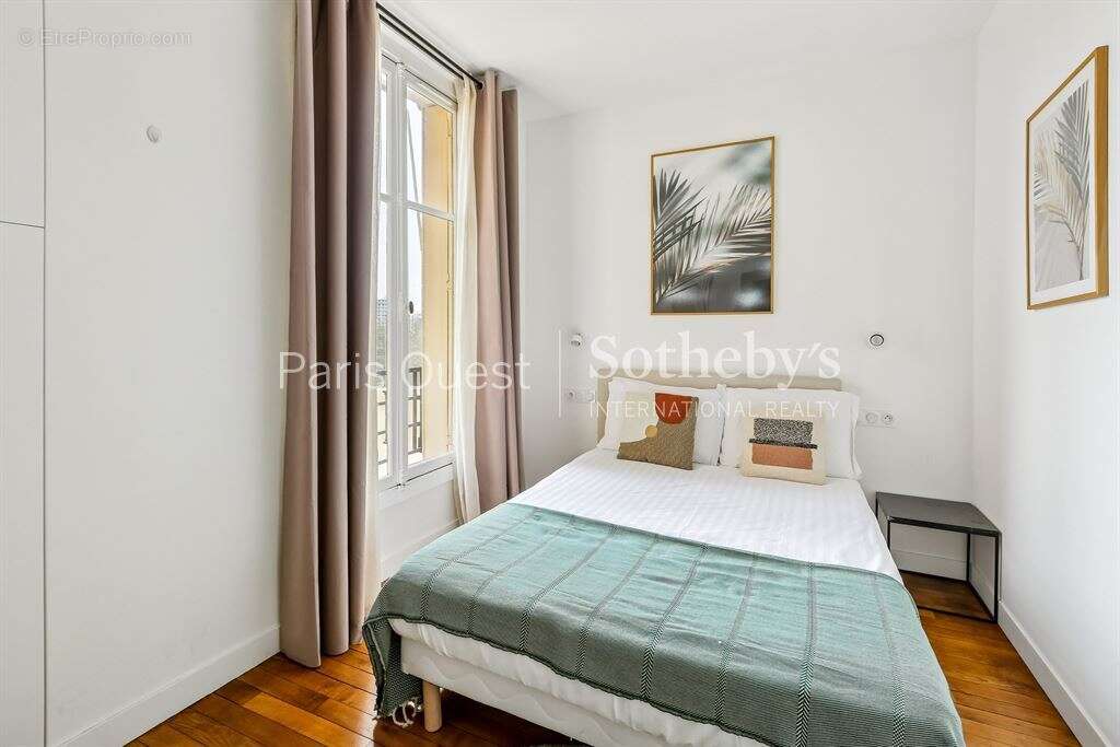 Appartement à NEUILLY-SUR-SEINE