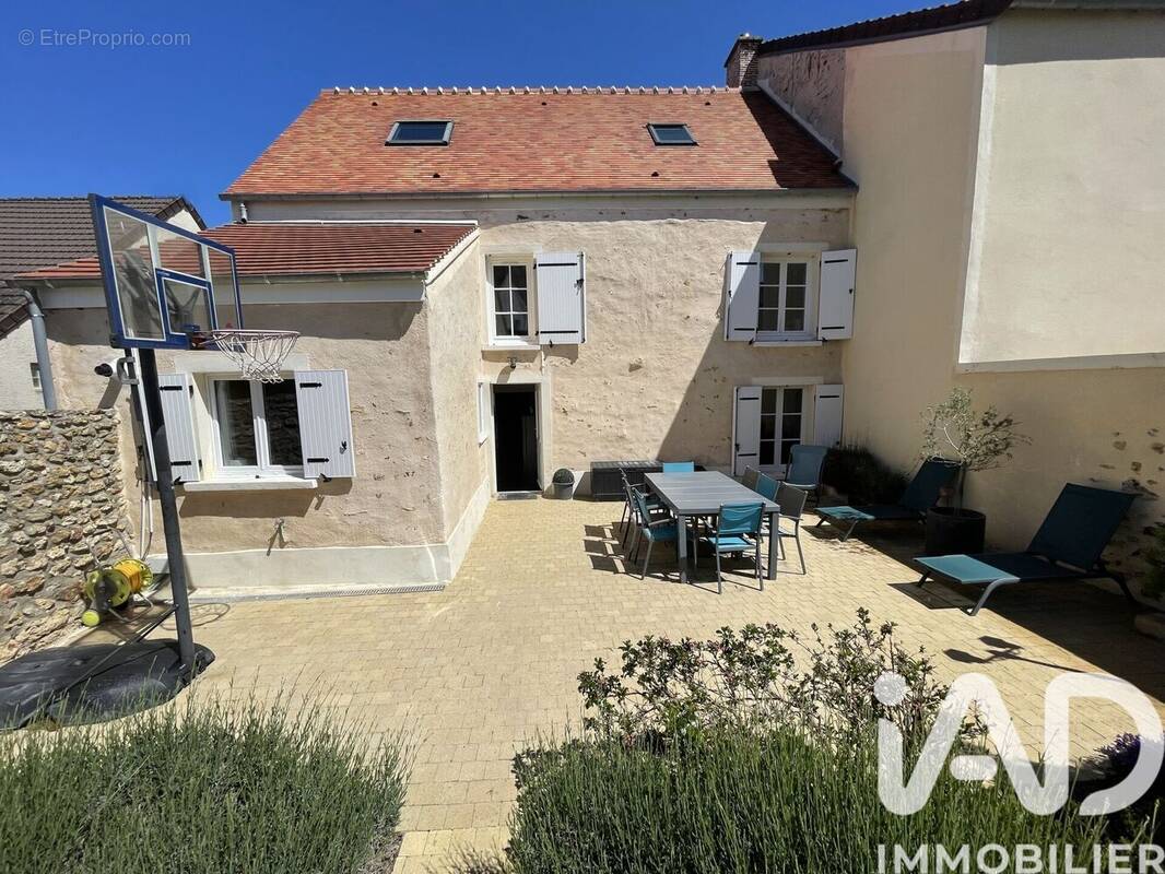 Photo 1 - Maison à LA CELLE-SUR-MORIN