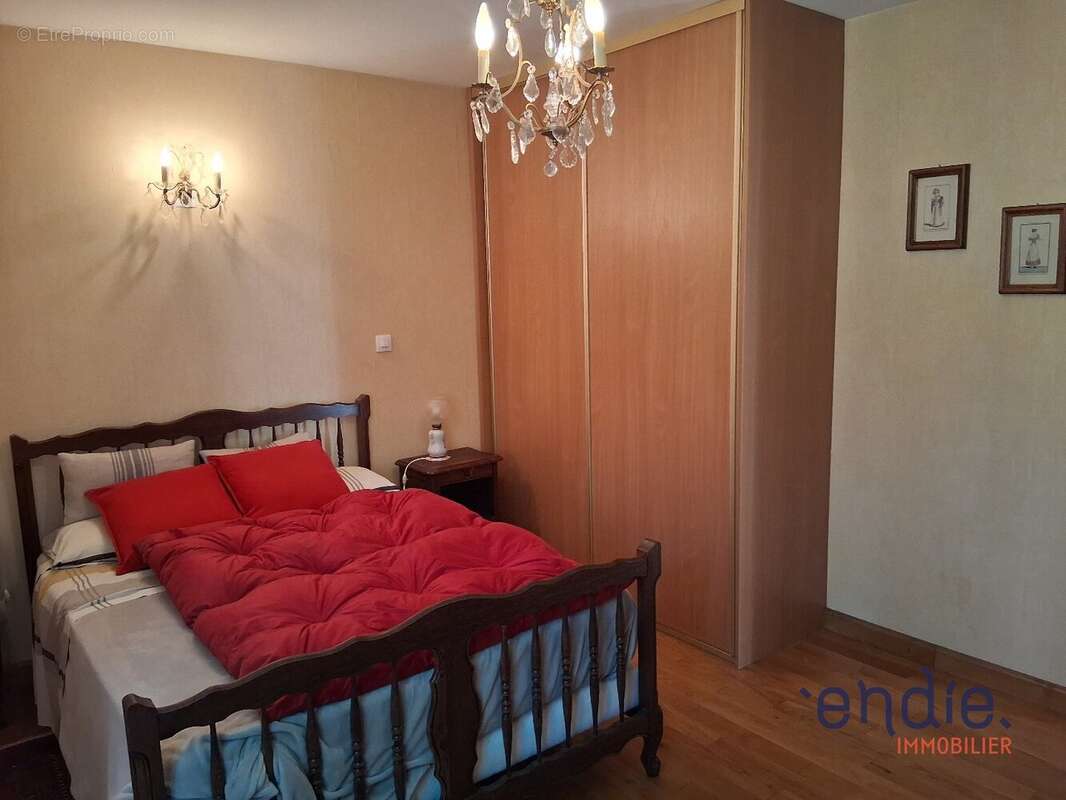 Maison à SAINT-BONNET-TRONCAIS