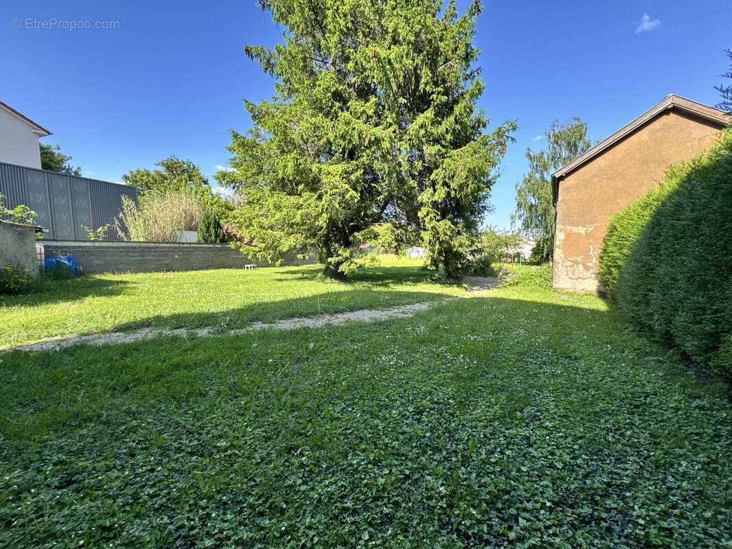 Appartement à SAINT-PRIVAT-LA-MONTAGNE