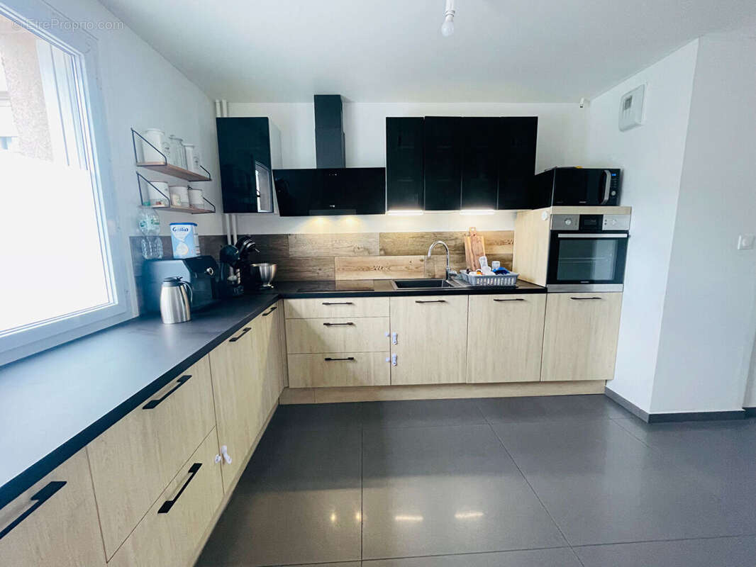 Appartement à PORT-DE-BOUC