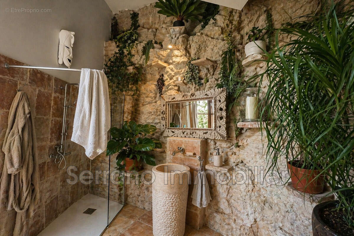 Maison 135 m² à Beaucaire  - photo 4