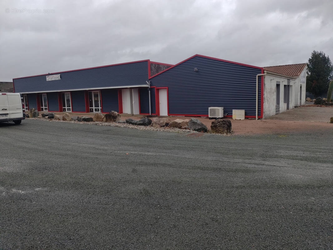 Commerce à BERNAY-SAINT-MARTIN