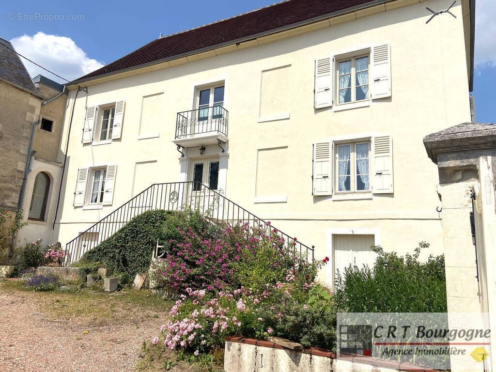 Maison à OUANNE